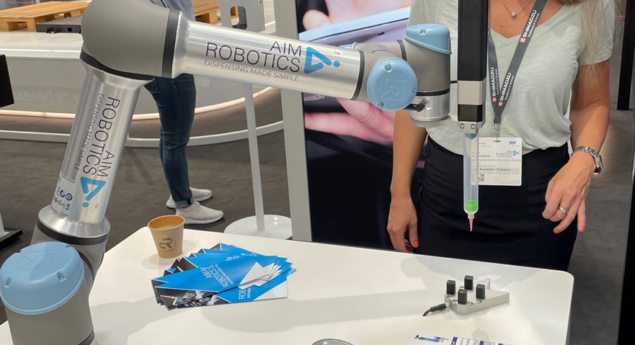 AIM Robotics viser en robottiseret doseringsenhed på Automatica 2022